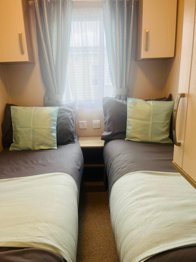 Bedroom 2, Calypso Hot Tub Breaks Tattershall Lakes Pet Friendly, Lincolnshire