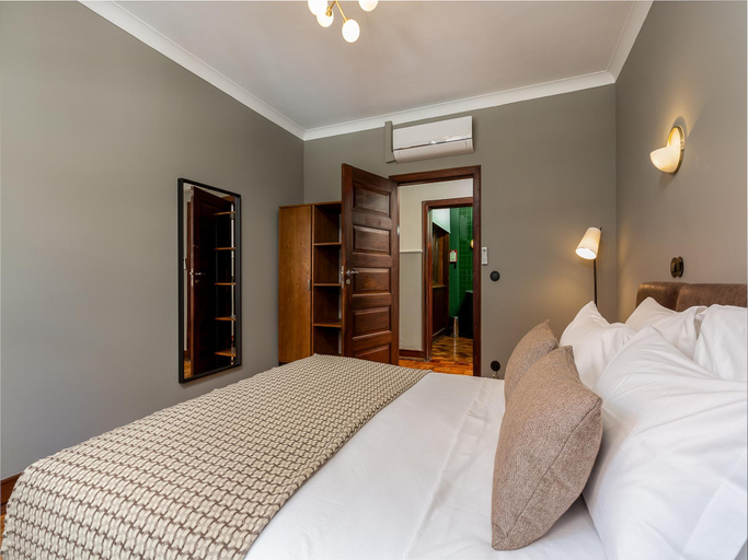 2, Spacious family apartment in Porto, Porto