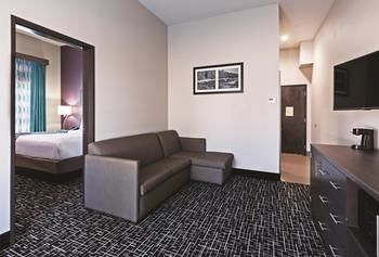 Others 3, Comfort Inn & Suites, Rogers