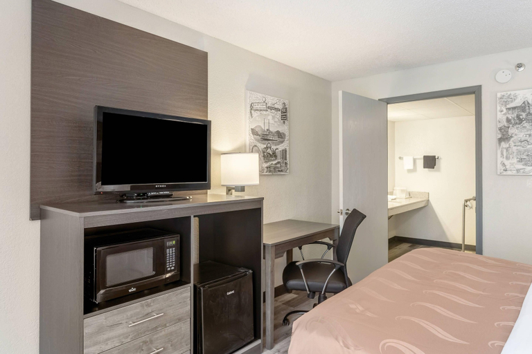 Bedroom 4, Quality Inn Branson On the Strip, Taney