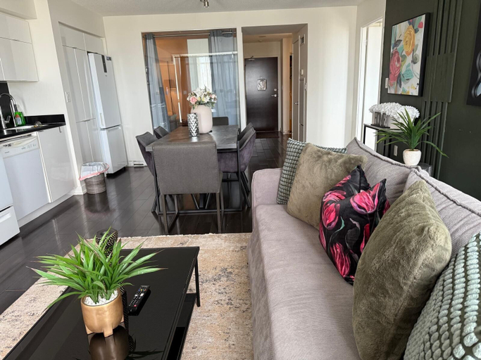 Living area 5, Skyview Haven Stay, Toronto