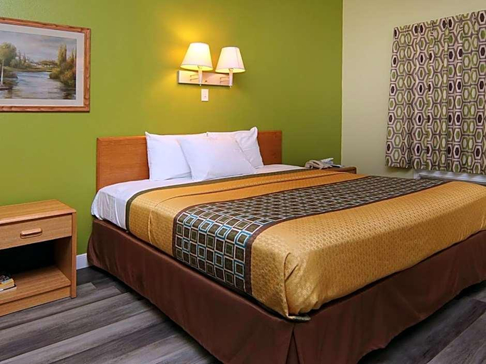 Bedroom 1, Quality One Motel, Parker