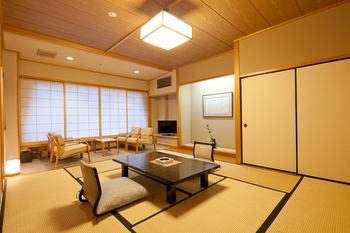 Others 4, Zazan Minakami, Minakami
