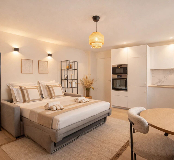 Living area 2, 1522 Niel, Paris