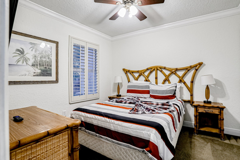Room 2, Townhouse Near Theme Parks & Shopping With Pool Access, Polk