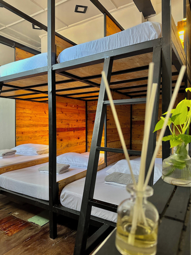 Room 5, Yellow Umbrella, Cebu City