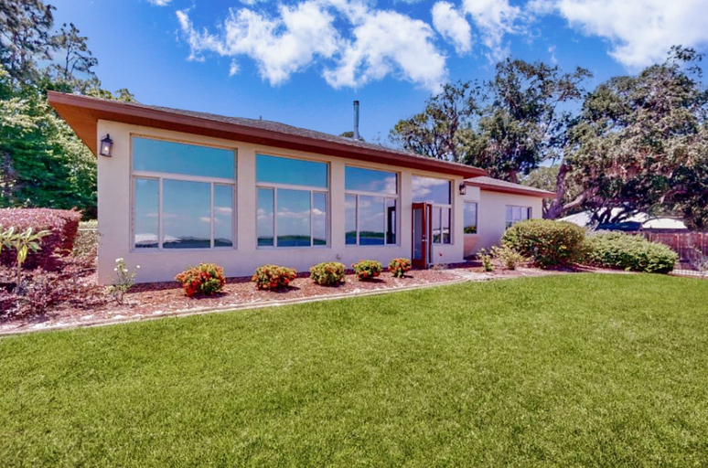 Exterior 3, Lakefront Home With Private Dock, Garage Parking, Sunroom,w/d & Wifi, Highlands