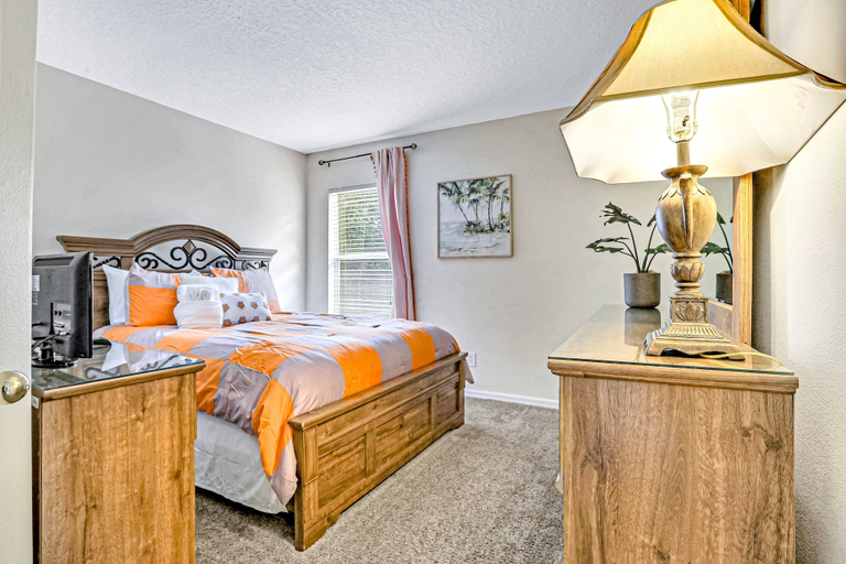Room 2, Charming Home With Pool, Pool Spa, Lanai, Central AC, & Washer/dryer, Osceola