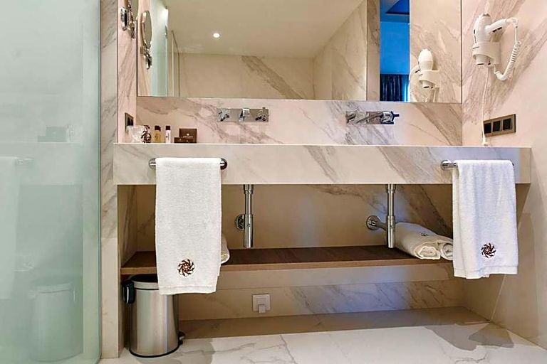 Bathroom 2, Ansares Hotel, Cuenca