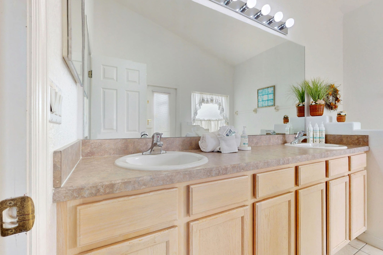 Bathroom 2, Spacious, Dog-friendly Home With Private Pool, Wifi, & Fun-filled Game Room, Polk