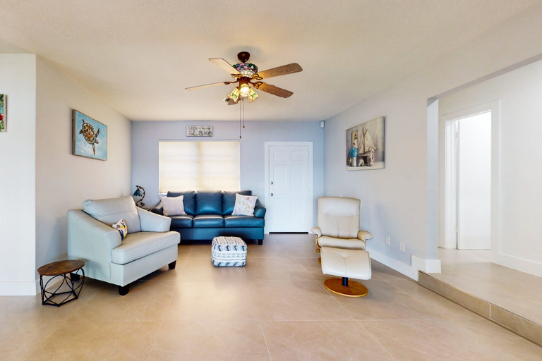 Living area 3, Lakefront Home With Private Hot Tub, Central AC & Beach Access, Highlands