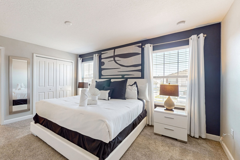 Room 5, Spacious Townhouse With Resort Amenities, Private Heated Pool and W/D, Osceola