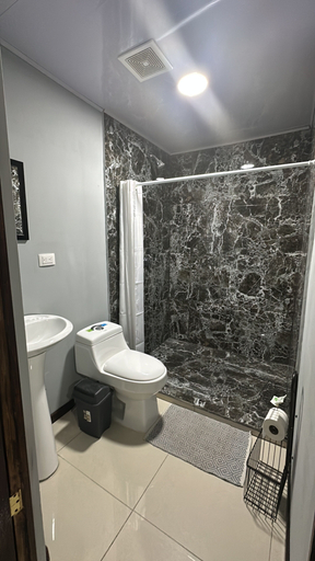 Bathroom, Airport SJO5 min -Marianas Apartments, Alajuela