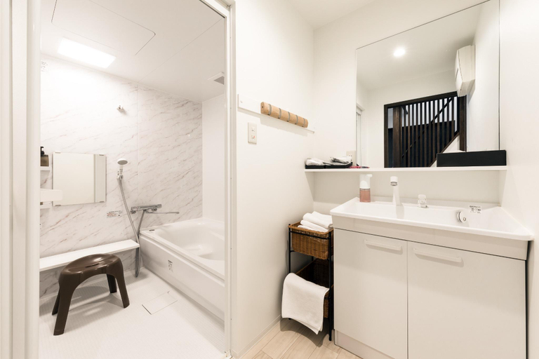 Bathroom, Kaga House, Kanazawa