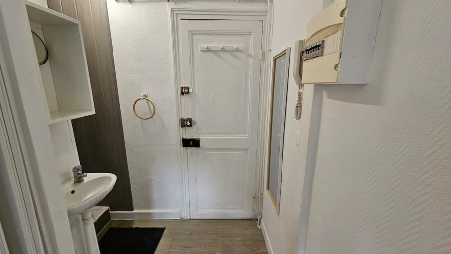 Room 4, Les Glycines - Studio 9m2 Cosy et Reposant 1p, Pas-de-Calais
