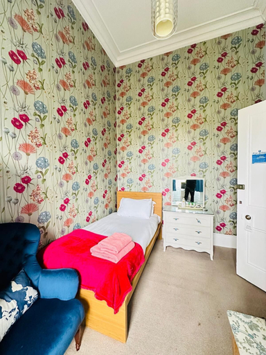Bedroom 2, Eliza House, Edinburgh