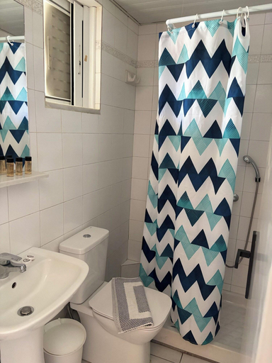 Bathroom 5, Vaso Alykanas Studios, Ionian Islands
