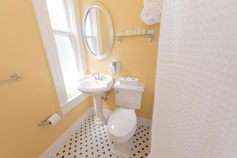 Bathroom 4, Stanyan Park Hotel, San Francisco