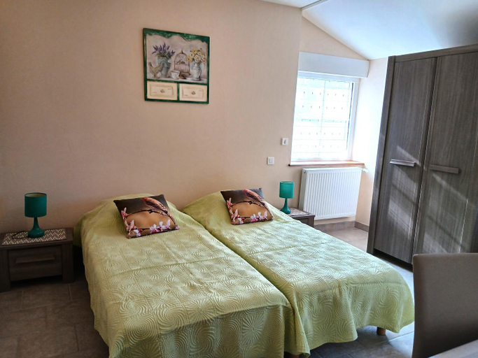 Bedroom, Gite Chambres d Hotes des Peguets, Indre