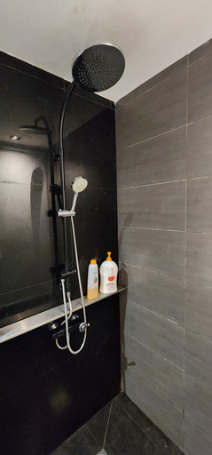 Bathroom 4, Modern 1BR Retreat KLCC @ Expressionz by Fei Hong, Kuala Lumpur