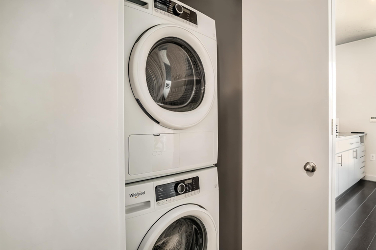 Laundry 5, Boulevard Stays - Phoenix Convention Center, Maricopa
