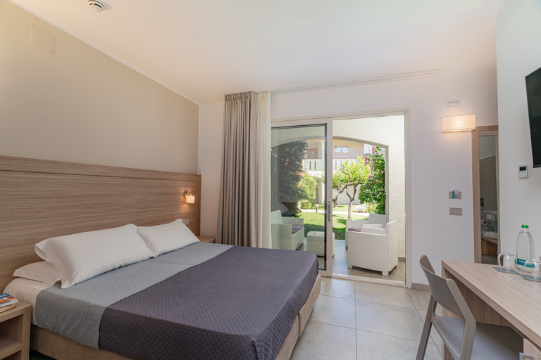 Bedroom 4, Club Esse Cala Bitta, Olbia-Tempio