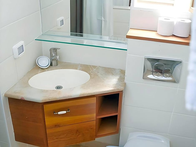 Bathroom 5, The Market Courtyard