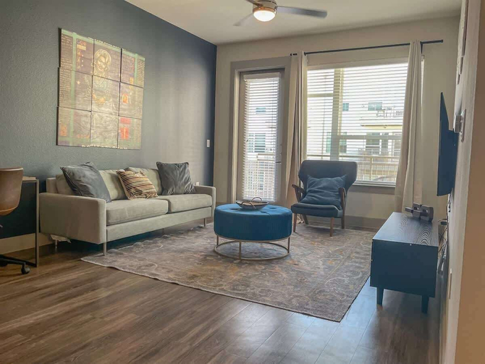 Living area 3, Boulevard Stays - Richardson, Collin
