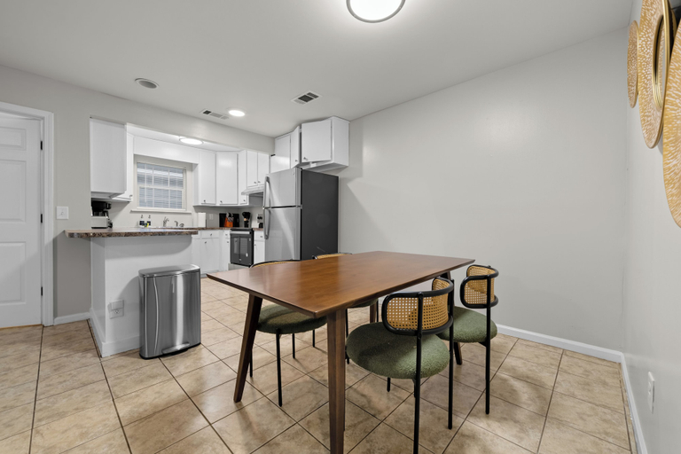 Dining 5, 11th Ave unit A, Muscogee