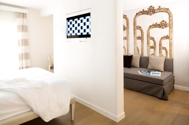 Bedroom 4, Via Del Corso Home, Rome