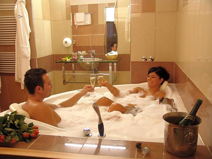Bathroom, MenDan Magic Spa & Wellness Hotel, Nagykanizsai/Zalakaros