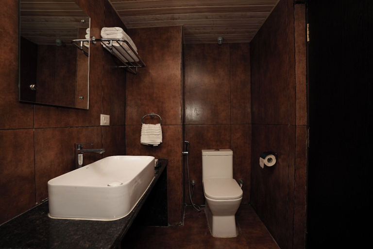 Bathroom 3, Hotel Royal Nandhana, Bangalore Rural