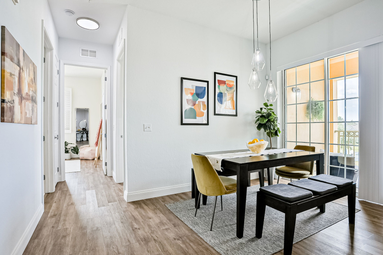Room 4, Stylish, Third-floor Condo With Water View, Pool, hot Tub, & On-site Game Room, Polk