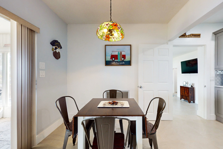Room 2, Lakefront Home With Private Hot Tub, Central AC & Beach Access, Highlands