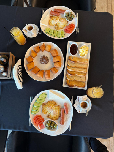 Food & Drinks 5, Heming-way Hotel, Durrësit