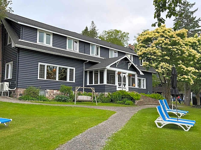 Others 5, Bonnie View Inn, Haliburton