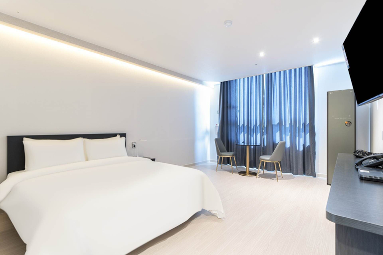 Bedroom 3, HOTEL DEOKYEONG, Wonju