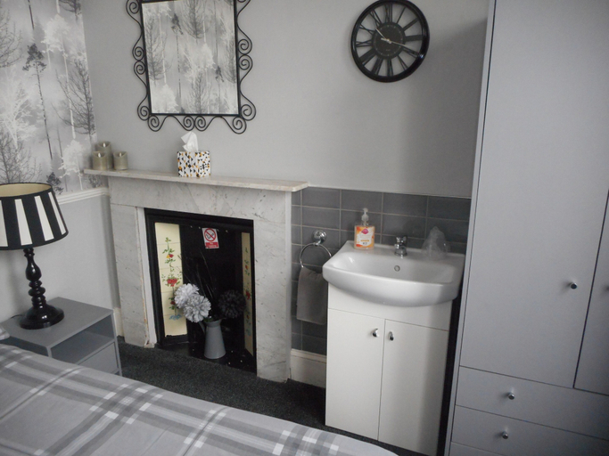 Bathroom 4, The George B&B, Dorset
