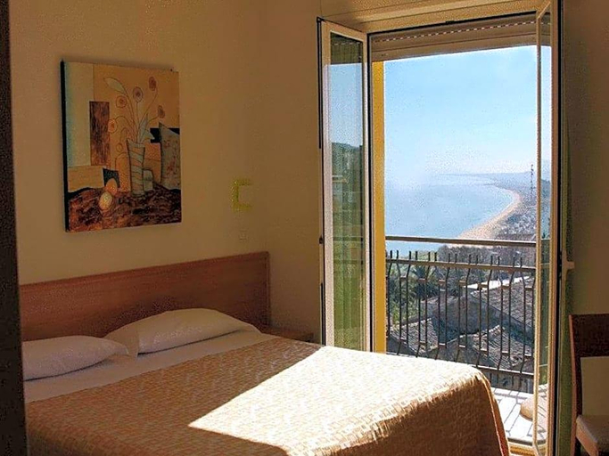 Bedroom 3, HoteI dei 7, Chieti