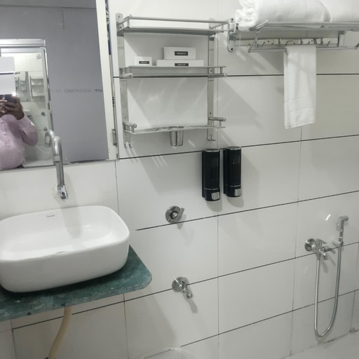 Bathroom 3, Lexora Hotel, Ahmadabad