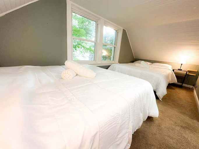 Room 3, Albany Value Stay Near Universities, Hospitals 4 Bedroom Home, Albany