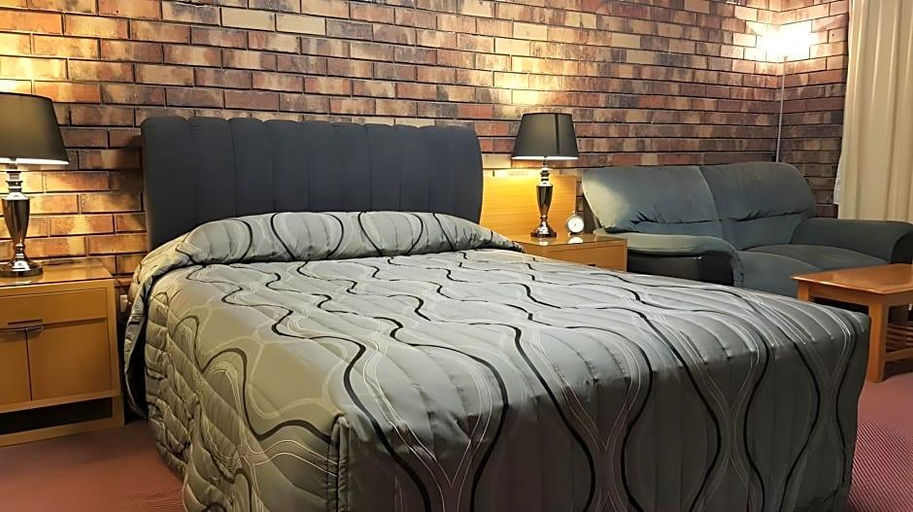 Bedroom 3, Kerang Valley Resort, Gannawarra