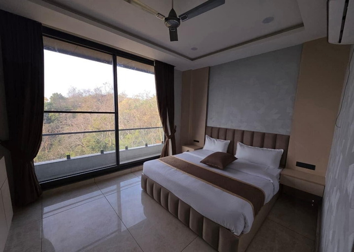Room 4, Himsagar Hotel, Kangra
