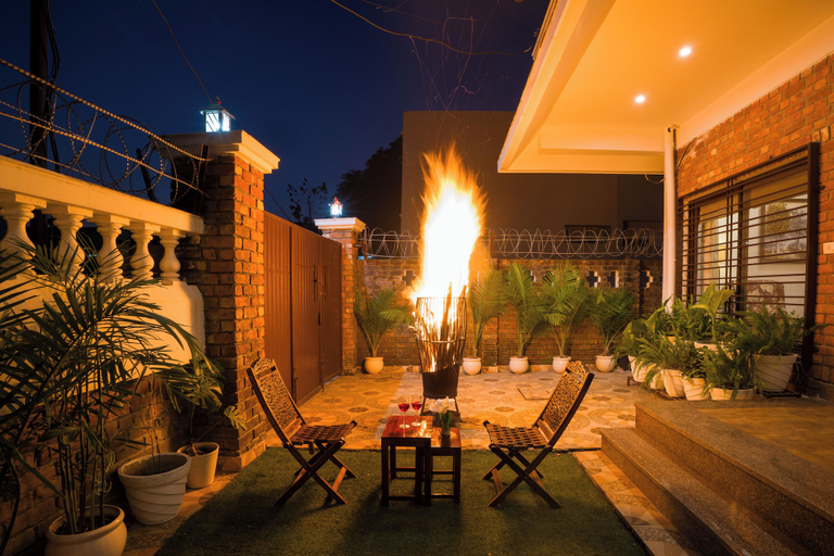 Terrace/patio 5, Alaya Stays Rahta 3BHK Villa, Dehradun