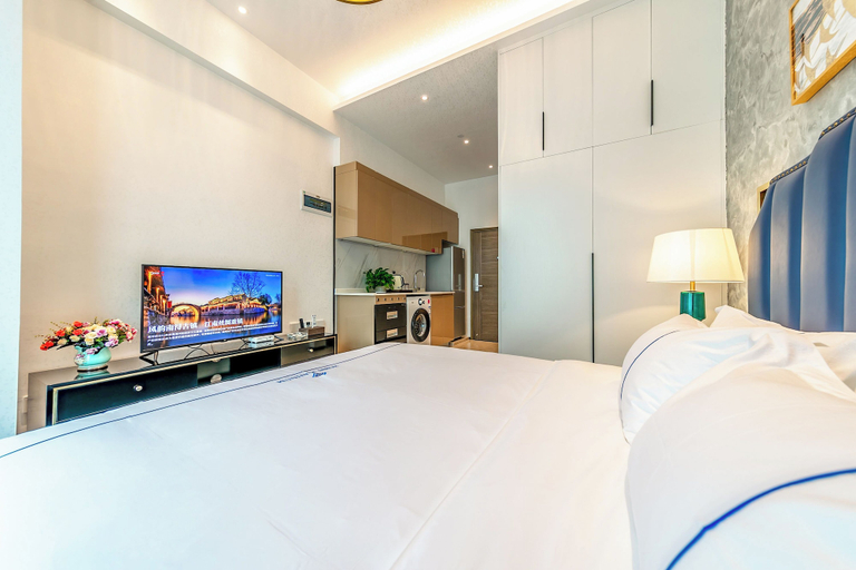 Room 5, Huaqiang North Executive Apartment, Shenzhen