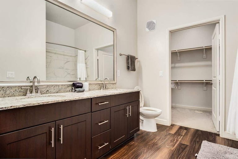 Bathroom 2, Boulevard Stays - Spring Creek, Collin