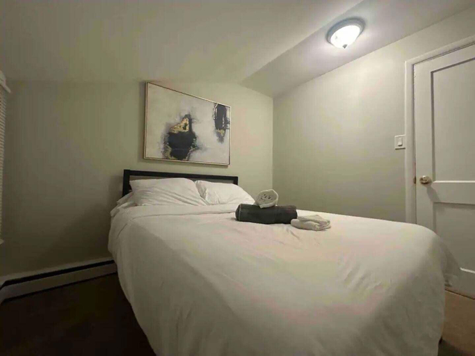 Room 4, Albany Value Stay Near Universities, Hospitals 4 Bedroom Home, Albany