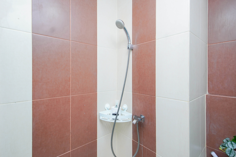 Swimming Pool 4, Comfortable and Decent Studio Room at Apartment Saladdin Mansion By Travelio, Depok