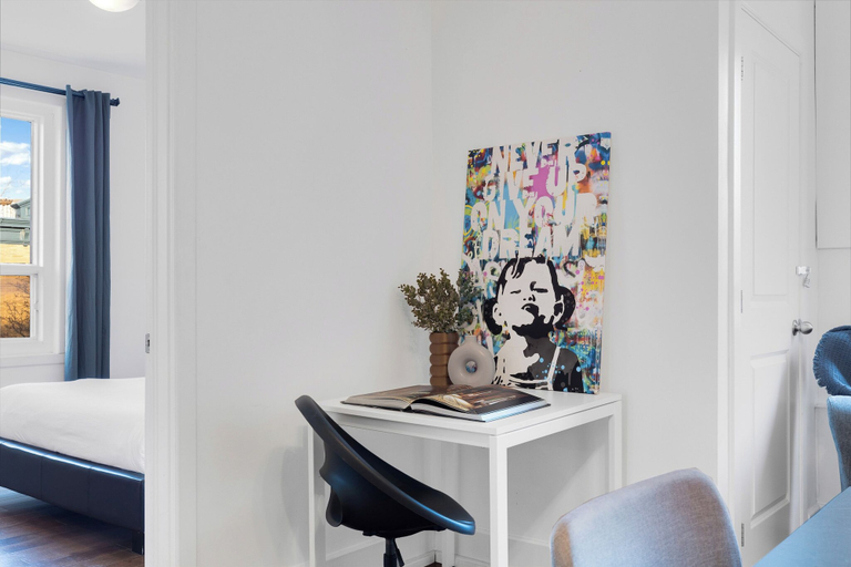 Bedroom 2, LiV MTL - Chic, Montréal