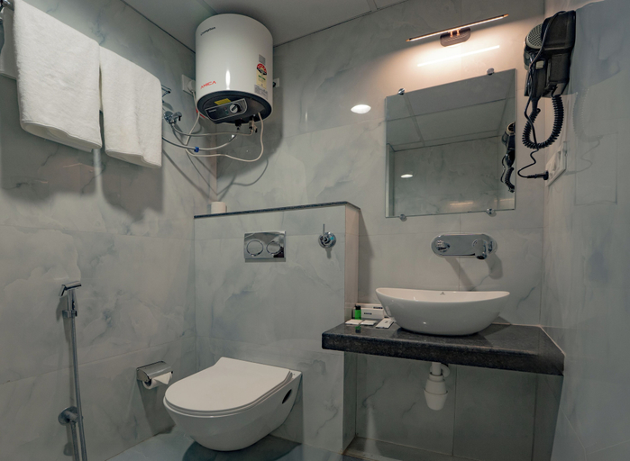 Bathroom 3, Hotel Sugandh Retreat, Jaipur